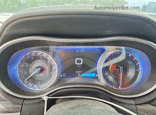 2C3CCAAG6JH320253 2018 CHRYSLER 300 White ხელსაწყოთა პანელის ხედი