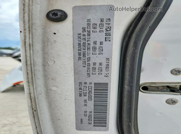 2C3CCAAG6JH320253 2018 CHRYSLER 300 White ძრავის განყოფილების ხედი