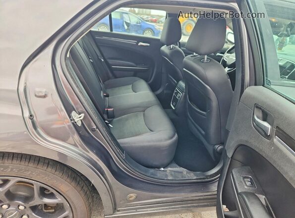 2C3CCAAG6KH589869 2019 CHRYSLER 300 Gray Widok tylnych siedzeń