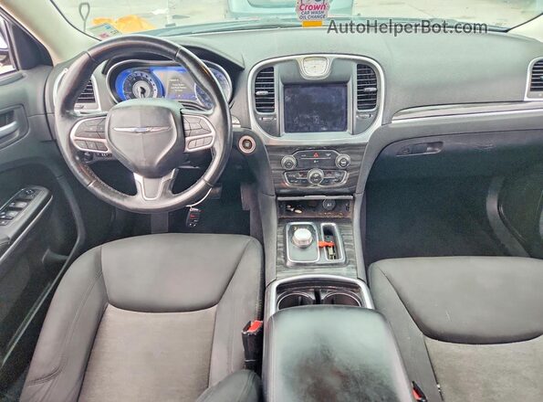 2C3CCAAG6KH589869 2019 CHRYSLER 300 Gray Widok deski rozdzielczej