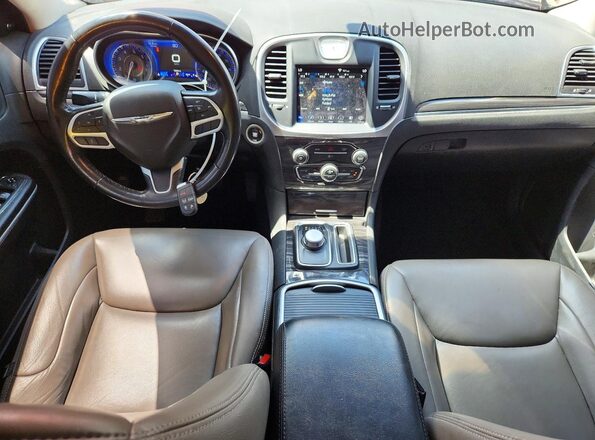 2C3CCAAG6KH590617 2019 CHRYSLER 300 Gray Вид панелі приладів