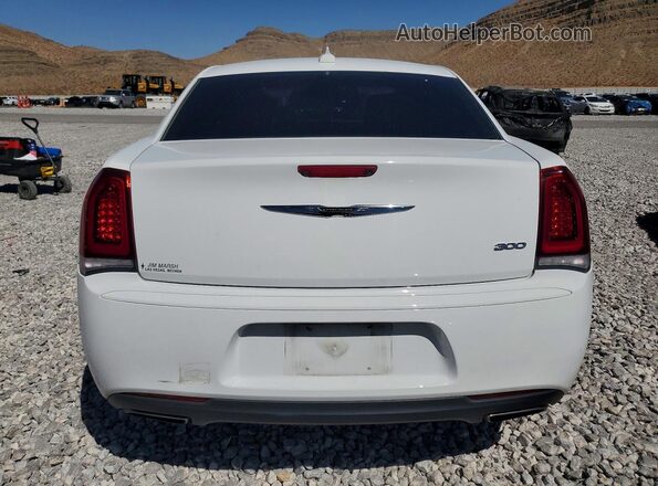 2C3CCAAG6KH590777 2019 CHRYSLER 300 Белый Вид сзади