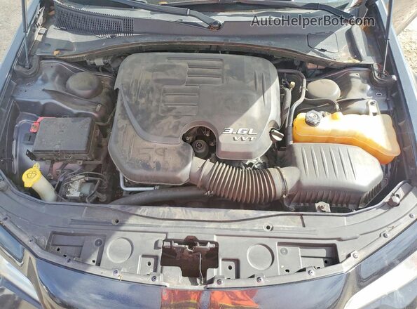 2C3CCAAG7GH208232 2016 CHRYSLER 300 Gray Rear interior view