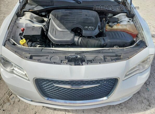 2C3CCAAG7GH328998 2016 CHRYSLER 300 White Սալոնի հետևի տեսք