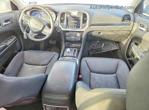 2C3CCAAG7PH517313 2023 CHRYSLER 300 Черный Вид панели приборов