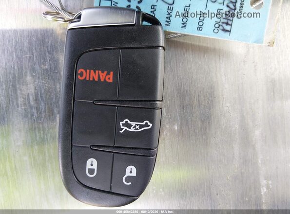 2C3CCAAG7PH600868 2023 CHRYSLER 300 Silver Vista del salpicadero
