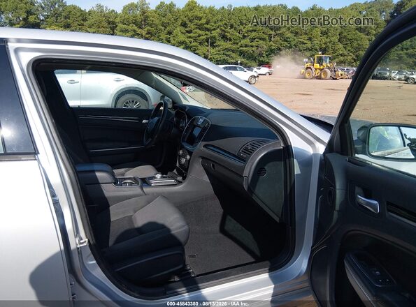 2C3CCAAG7PH600868 2023 CHRYSLER 300 Silver Vista interior delantera