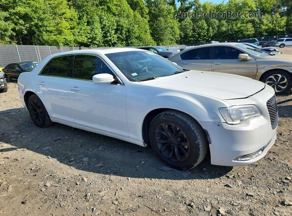2C3CCAAG8GH229655 2016 CHRYSLER 300 White Вид панелі приладів