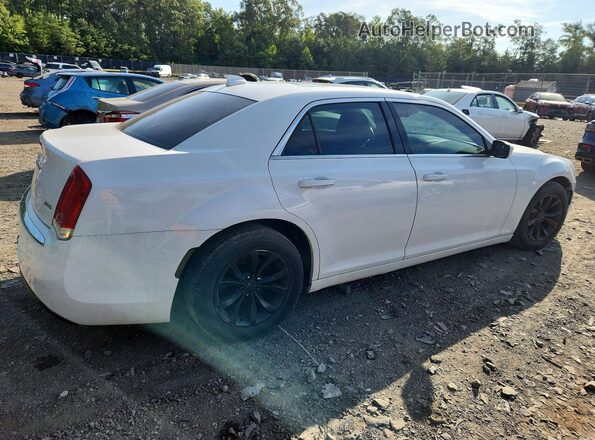 2C3CCAAG8GH229655 2016 CHRYSLER 300 White Вид ззаду