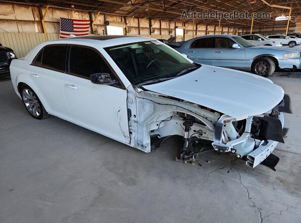 2C3CCAAG8LH117772 2020 CHRYSLER 300 White Delantero derecho