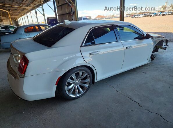 2C3CCAAG8LH117772 2020 CHRYSLER 300 White Trasero derecho