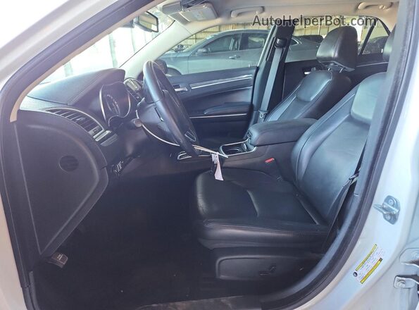 2C3CCAAG8LH117772 2020 CHRYSLER 300 White Vista interior delantera