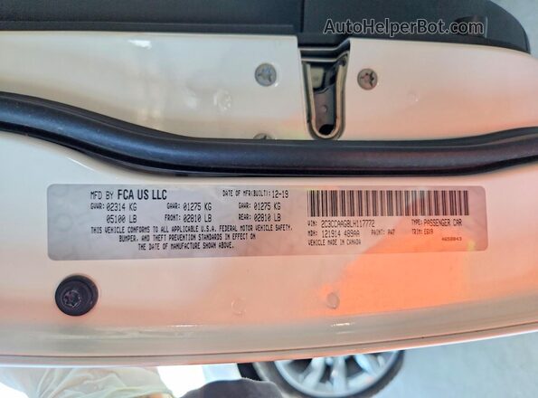 2C3CCAAG8LH117772 2020 CHRYSLER 300 White Vista del compartimento del motor