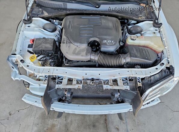 2C3CCAAG8LH117772 2020 CHRYSLER 300 White Vista interior trasera
