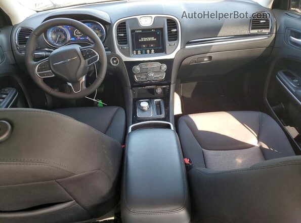 2C3CCAAG9PH566061 2023 CHRYSLER 300 Gray Առջևի վահանակի տեսք
