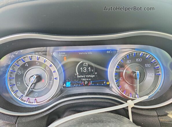 2C3CCAAGXGH313993 2016 CHRYSLER 300 Black Vista del cuadro de instrumentos