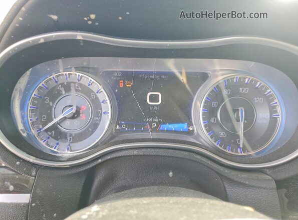 2C3CCAAGXJH203940 2018 CHRYSLER 300 Темно-бордовый Вид щитка приборов