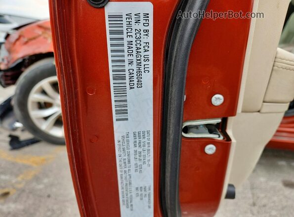 2C3CCAAGXMH650403 2021 CHRYSLER 300 Orange ძრავის განყოფილების ხედი