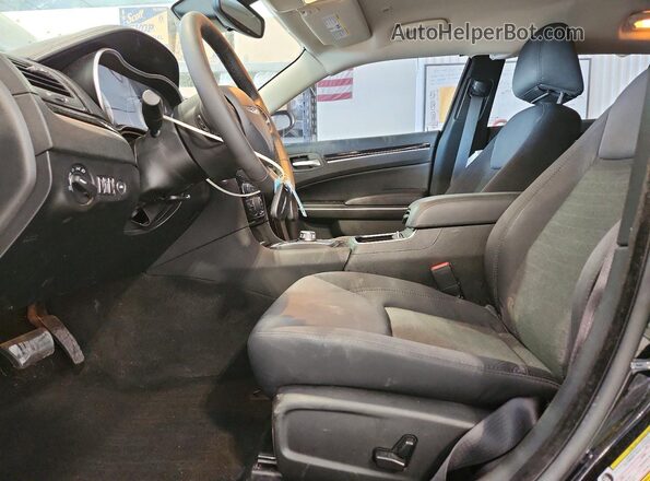 2C3CCAAGXPH676911 2023 CHRYSLER 300 Black Front interior view