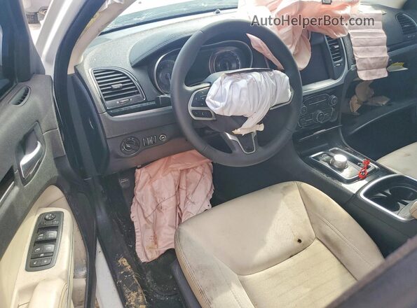 2C3CCAAGXPH706554 2023 CHRYSLER 300 White Widok deski rozdzielczej
