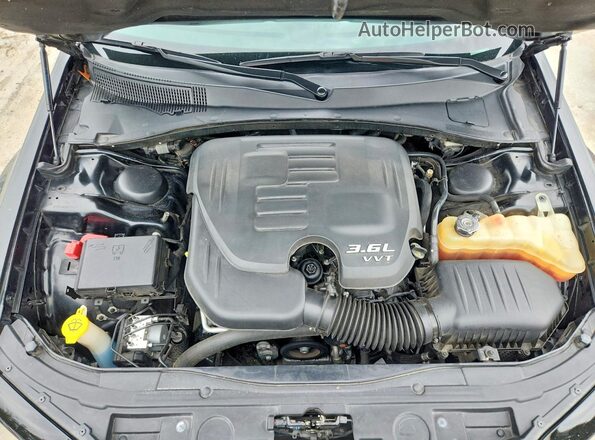 2C3CCABG0GH199422 2016 CHRYSLER 300 Black Widok wnętrza z tyłu
