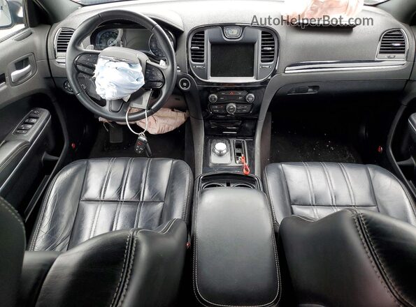2C3CCABG0HH653282 2017 CHRYSLER 300 Silver Dashboard view