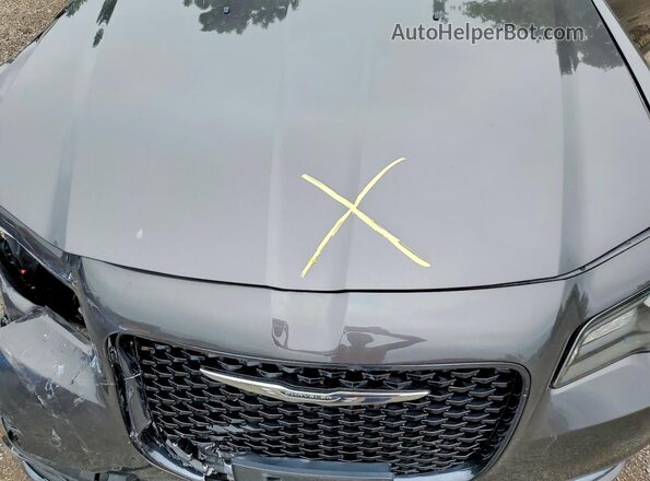 2C3CCABG0HH653282 2017 CHRYSLER 300 Silver Rear interior view