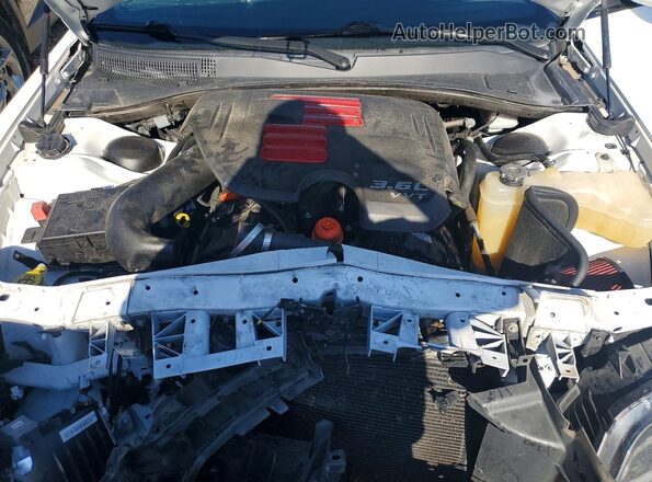2C3CCABG1MH660784 2021 CHRYSLER 300 White Rear interior view