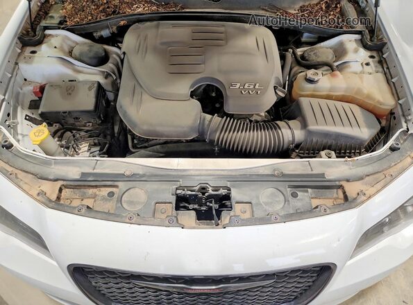 2C3CCABG3MH598899 2021 CHRYSLER 300 White უკანა სალონის ხედი
