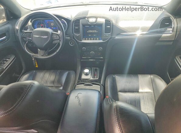 2C3CCABG3NH131080 2022 CHRYSLER 300 Black Dashboard view