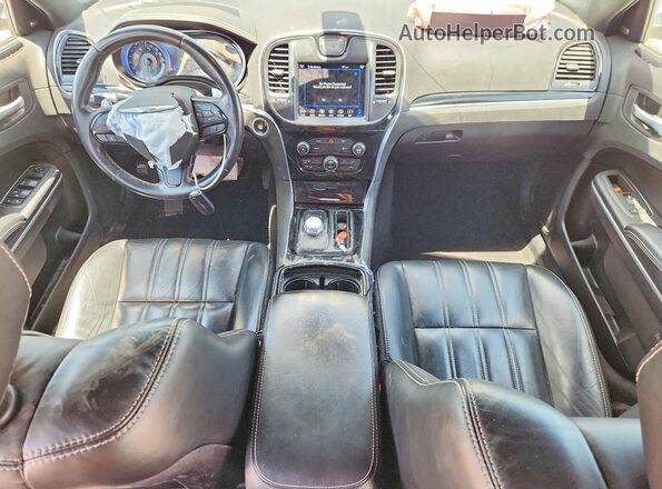 2C3CCABG6KH708082 2019 CHRYSLER 300 White Вид панелі приладів
