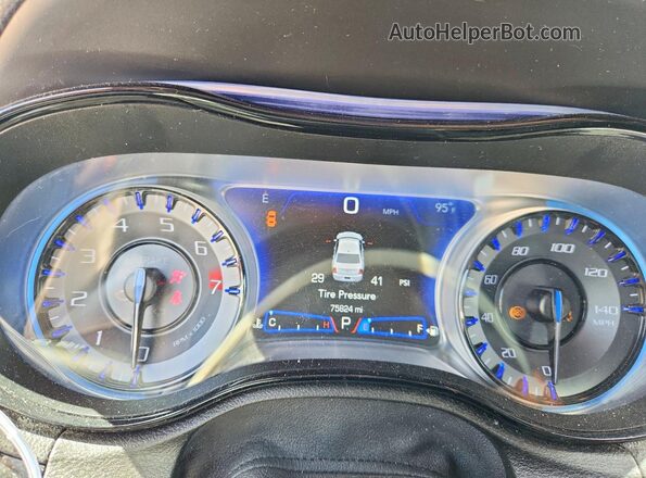 2C3CCABG6KH708082 2019 CHRYSLER 300 White Вид щитка приладів