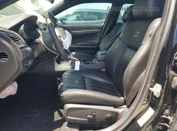 2C3CCABG6PH647002 2023 CHRYSLER 300 Black Front interior view