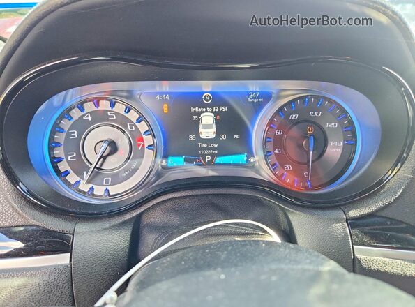 2C3CCABG7JH142934 2018 CHRYSLER 300 Темно-бордовый Вид щитка приборов