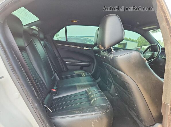 2C3CCABG7MH620189 2021 CHRYSLER 300 White Rear seats view