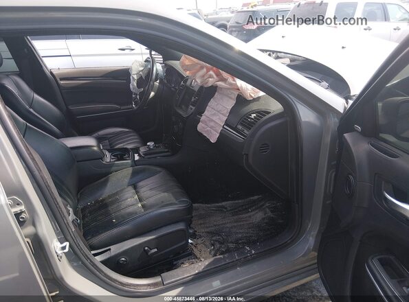 2C3CCABG8KH654140 2019 CHRYSLER 300 Gray Front interior view