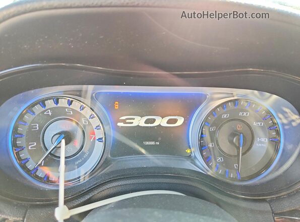 2C3CCABGXHH603635 2017 CHRYSLER 300 Black Vista del cuadro de instrumentos