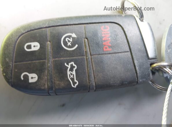 2C3CCABGXJH313837 2018 CHRYSLER 300 Бордовый Вид панели приборов