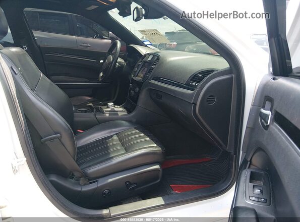 2C3CCABT8LH217222 2020 CHRYSLER 300 Белый Вид салона спереди