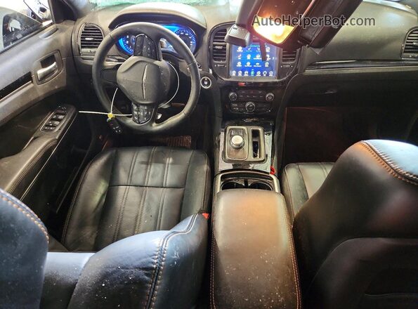2C3CCABTXHH593850 2017 CHRYSLER 300 Black Dashboard view