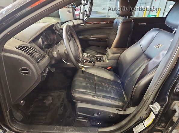 2C3CCABTXHH593850 2017 CHRYSLER 300 Black Front interior view