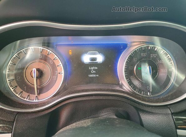 2C3CCABTXMH507026 2021 CHRYSLER 300 Silver ხელსაწყოთა პანელის ხედი
