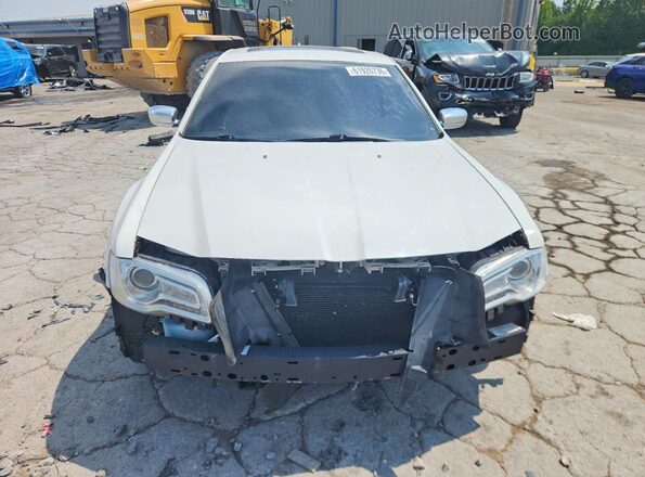 2C3CCAEG0HH564517 2017 CHRYSLER 300 Белый Вид спереди