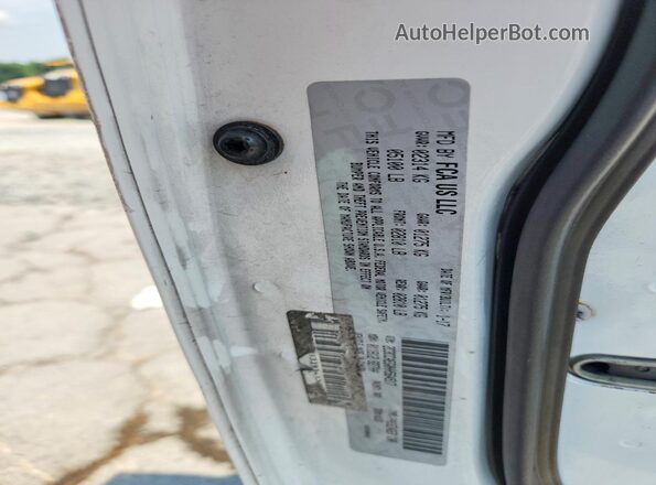 2C3CCAEG0HH564517 2017 CHRYSLER 300 Белый Вид подкапотного пространства