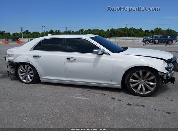 2C3CCAEG2JH227563 2018 CHRYSLER 300 White უკანა სალონის ხედი