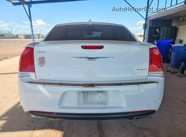2C3CCAEG2KH631299 2019 CHRYSLER 300 White უკანა ხედი
