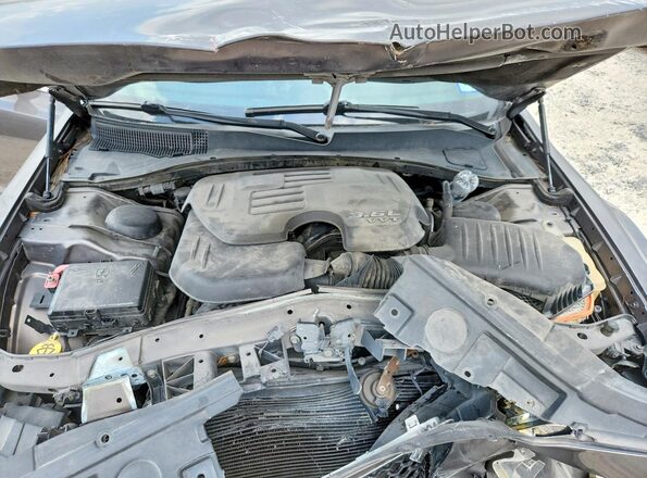2C3CCAEG3JH123390 2018 CHRYSLER 300 Gray Widok wnętrza z tyłu