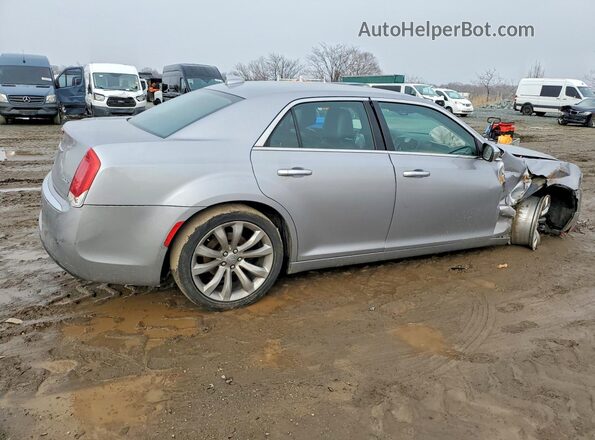 2C3CCAEG3JH127049 2018 CHRYSLER 300 Серебряный Вид салона спереди