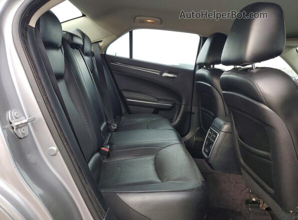 2C3CCAEG3JH127049 2018 CHRYSLER 300 Серебряный 