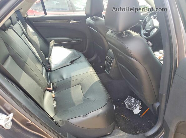 2C3CCAEG3JH190913 2018 CHRYSLER 300 Gray Rear seats view